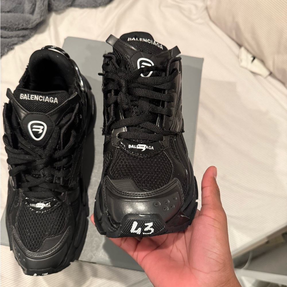Balenciaga runners black
